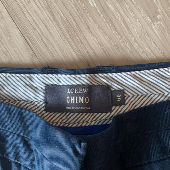 SHORTS - Picture 3 of 4